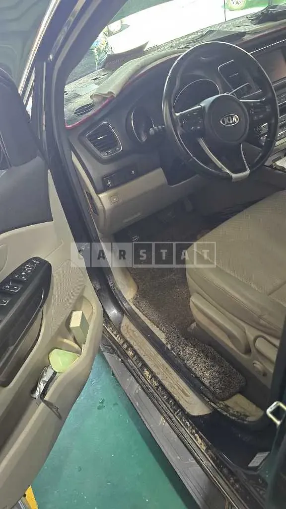 Photo 2 of 16: 2018 Kia Carnivals — Korean insurance auction