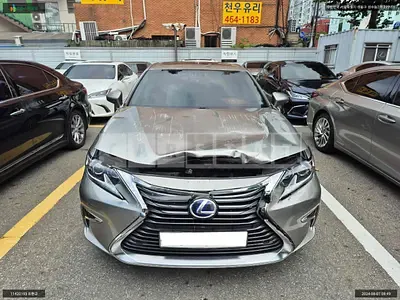 Photo 1 of 9: 2018 Lexus ES300h, VIN JTHBW1GG7J2178864 — Korean insurance auction