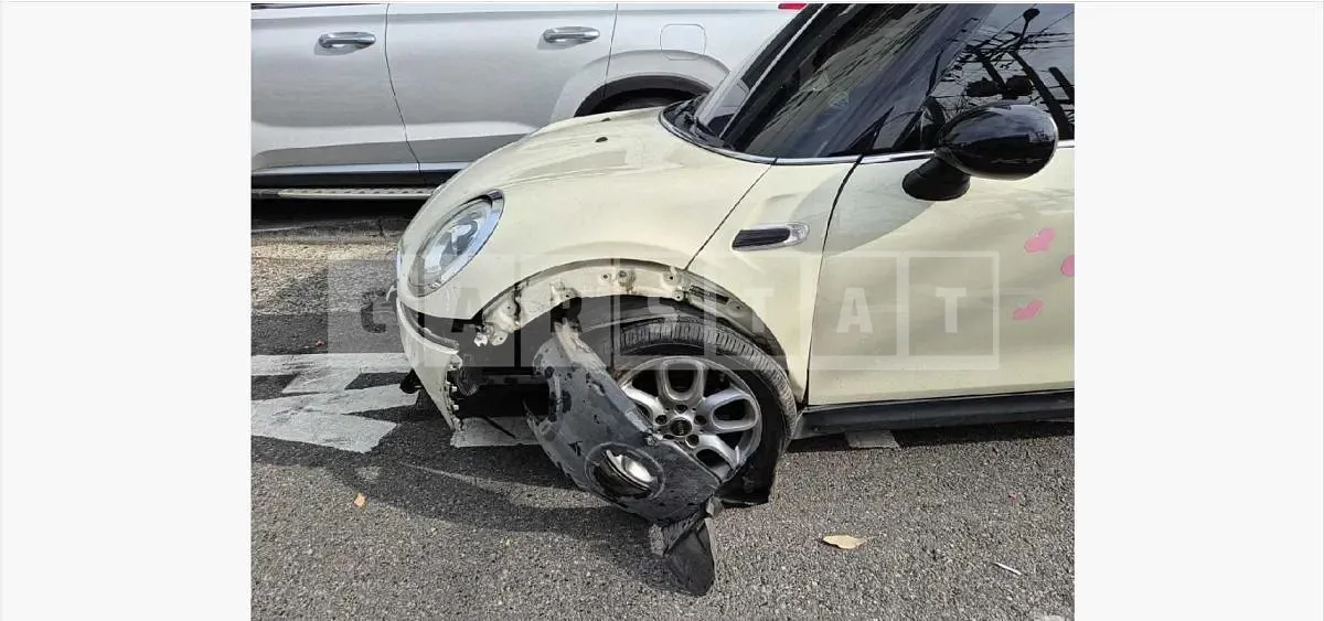Photo 2 of 10: 2017 MINI Cooper D — Korean insurance auction