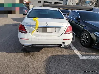 Photo 1 of 20: 2020 Mercedes-Benz E 300 4Matic, VIN W1KZF4KB4LA861228 — Korean insurance auction