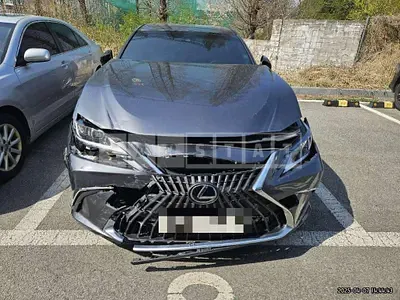 Photo 1 of 30: 2023 Lexus ES300h — Korean insurance auction