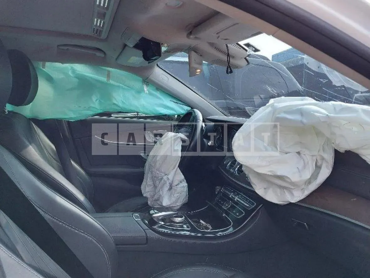 Photo 2 of 11: 2016 Mercedes-Benz E220 d — Korean insurance auction
