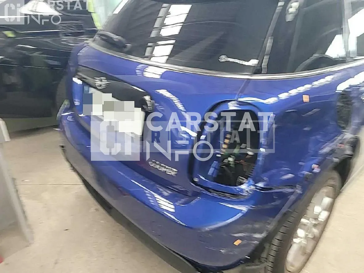 Photo 2 of 8: 2021 MINI Cooper Five-Door, VIN WMWXV7109M2N91654 — Korean insurance auction