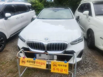 2025 BMW 520i