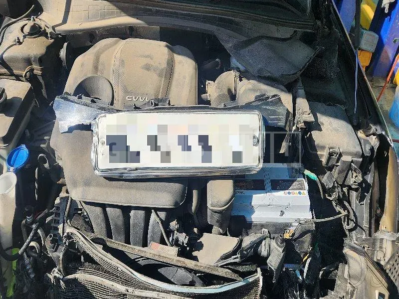 Photo 2 of 15: 2018 Kia K5, VIN KNAGT411BKA259420 — Korean insurance auction