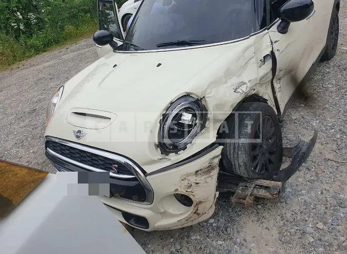 Photo 2 of 15: 2021 MINI Cooper S Five-Door, VIN WMWXV9105M2N94014 — Korean insurance auction