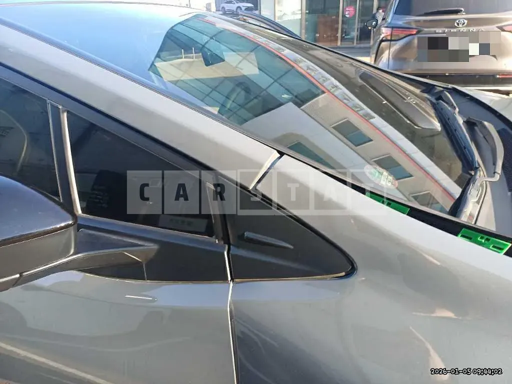 Photo 2 of 47: 2025 Toyota Prius 2WD — Korean insurance auction