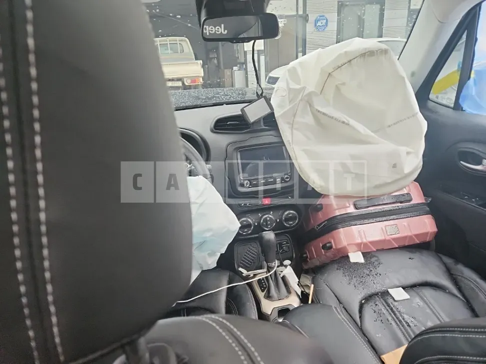 Photo 2 of 11: 2017 Jeep Zip Renegade 2.4 — Korean insurance auction