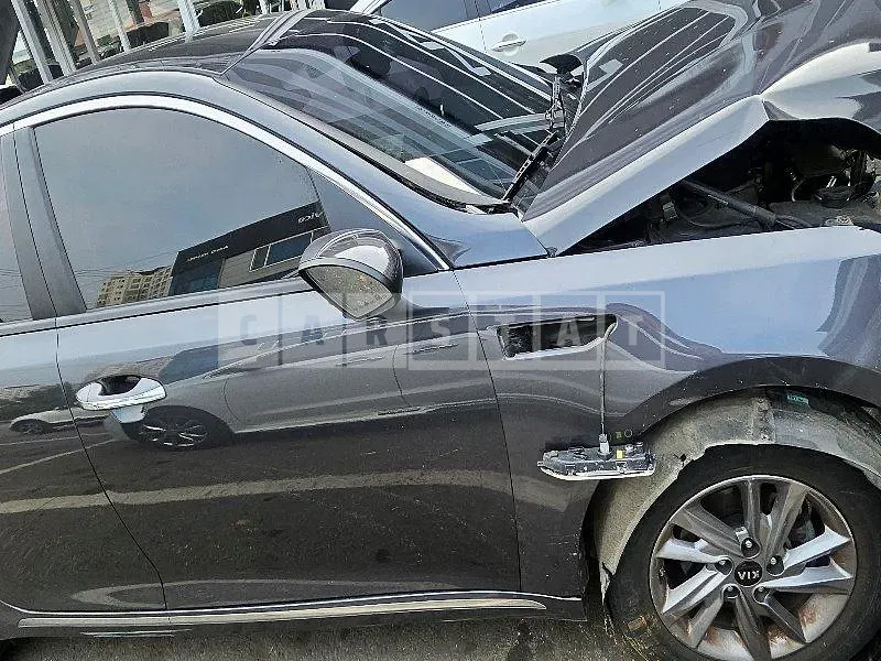 Photo 2 of 19: 2018 Kia K5, VIN KNAGS416BKA310770 — Korean insurance auction
