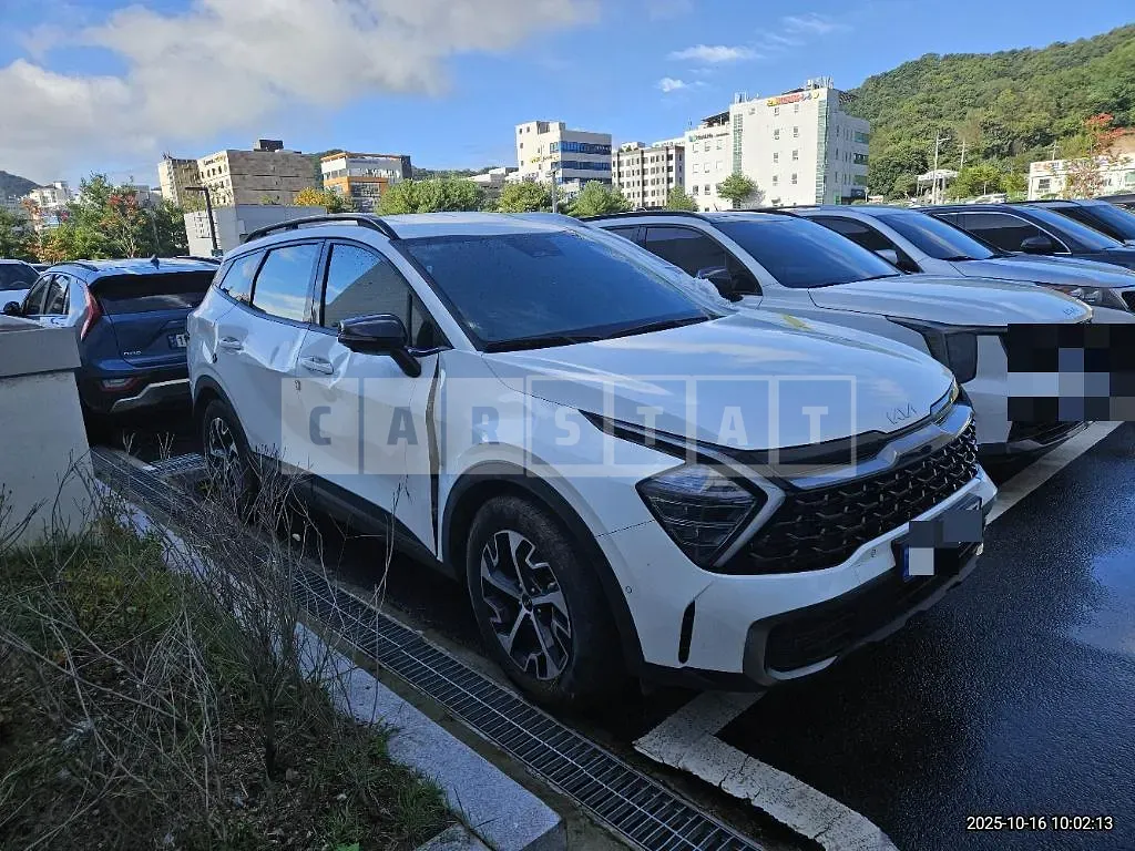Photo 2 of 22: 2023 Kia Sportage Hybrid — Korean insurance auction