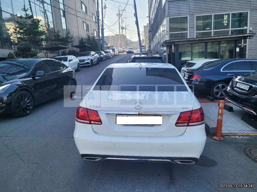 Photo 2 of 42: 2016 Mercedes-Benz E220 CDI, VIN WDDHF0CB0GB187324 — Korean insurance auction