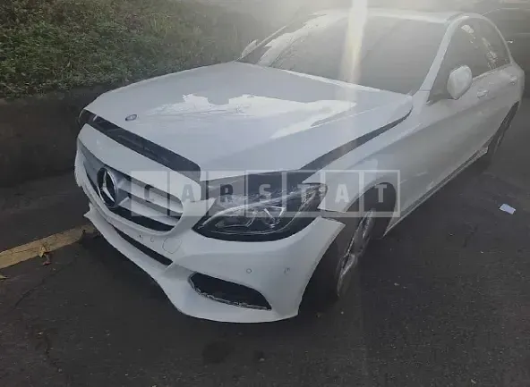 Photo 2 of 9: 2016 Mercedes-Benz C200 d, VIN WDDWF3HB9GF220413 — Korean insurance auction