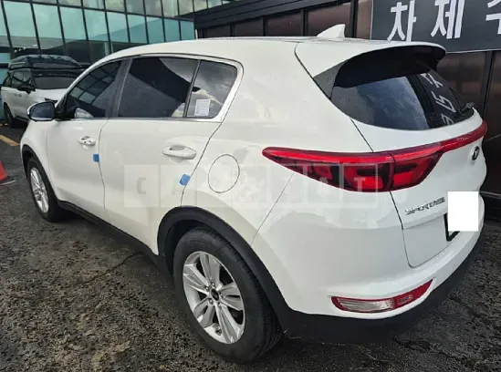Photo 2 of 18: 2018 Kia Sportage — Korean insurance auction