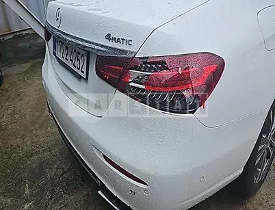 Photo 2 of 38: 2022 Mercedes-Benz E350 4Matic, VIN W1KZF8GBXNB093770 — Korean insurance auction