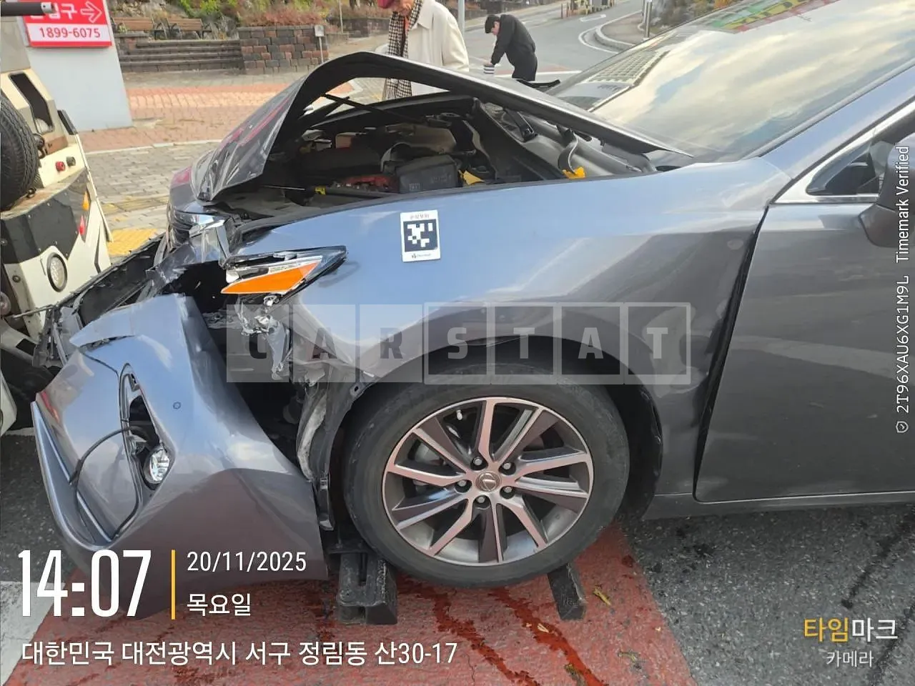 Photo 2 of 10: 2018 Lexus ES300h, VIN JTHBW1GG5J2176708 — Korean insurance auction