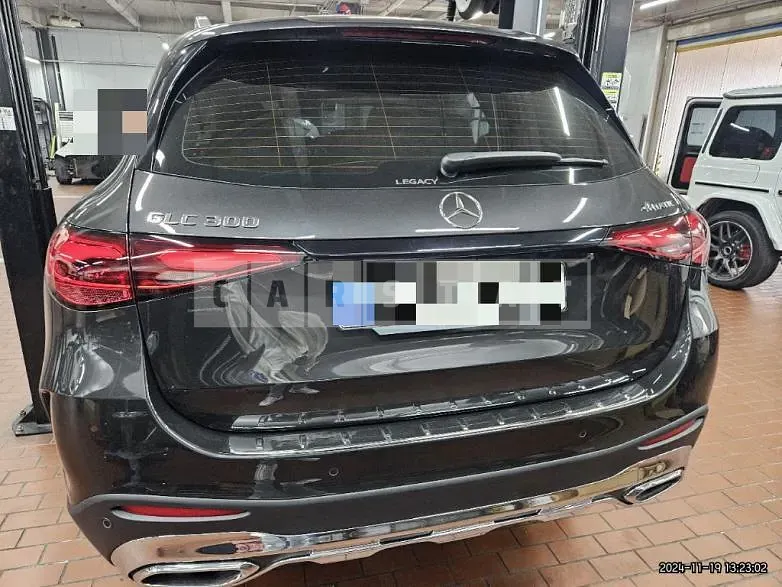 Photo 2 of 12: 2023 Mercedes-Benz GLC300 4Matic — Korean insurance auction