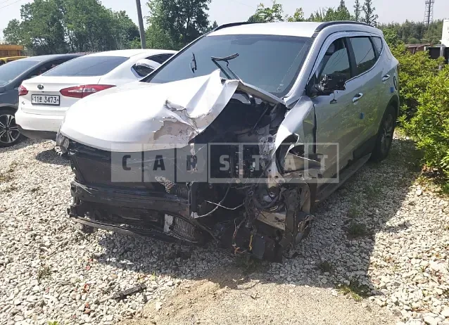 Photo 2 of 20: 2017 Hyundai Santa Fe, VIN KMHSU81UBHU703288 — Korean insurance auction