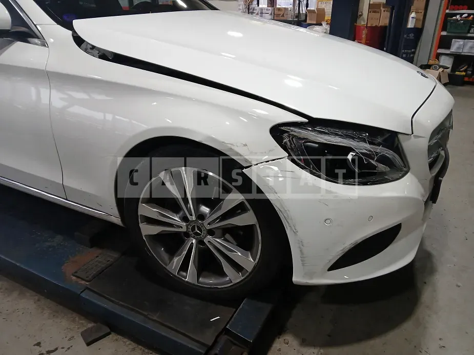 Photo 2 of 25: 2018 Mercedes-Benz C220 d — Korean insurance auction