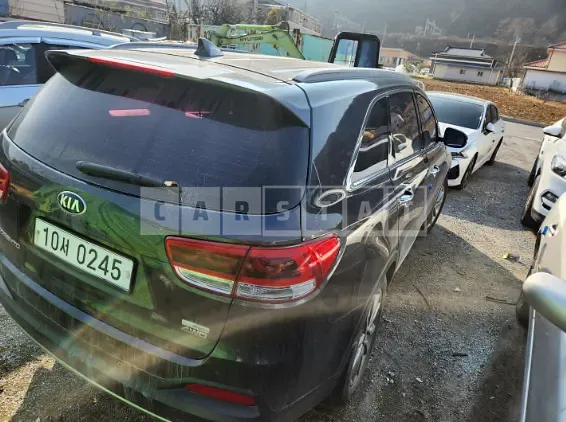 Photo 2 of 7: 2017 Kia Sorento, VIN KNAPK81ADHA299684 — Korean insurance auction
