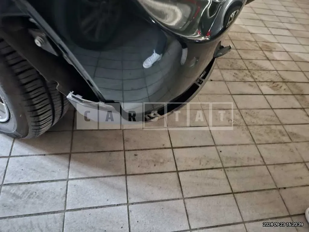 Photo 2 of 14: 2018 MINI Cooper D Five-Door — Korean insurance auction