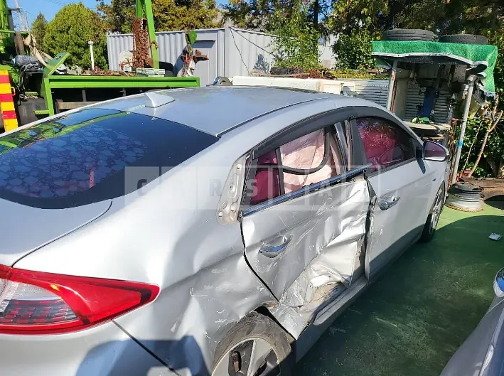 Photo 2 of 13: 2018 Hyundai Modern Ionic Electric, VIN KMHC051HFJU015043 — Korean insurance auction