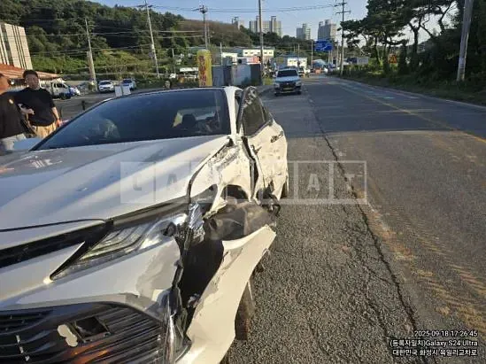 Photo 2 of 2: 2018 Toyota Camry — Korean insurance auction