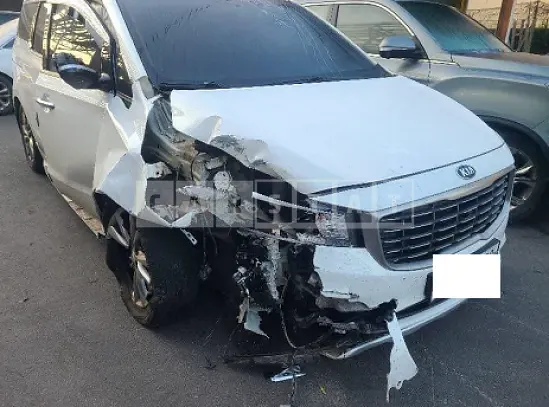 Photo 2 of 6: 2019 Kia Carnival — Korean insurance auction