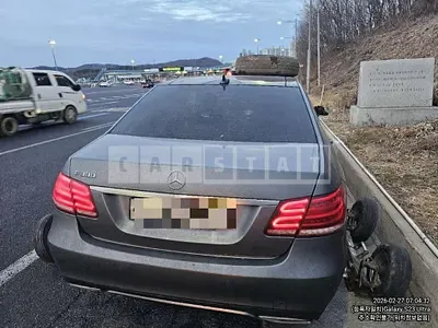 Photo 1 of 33: 2015 Mercedes-Benz E300 — Korean insurance auction