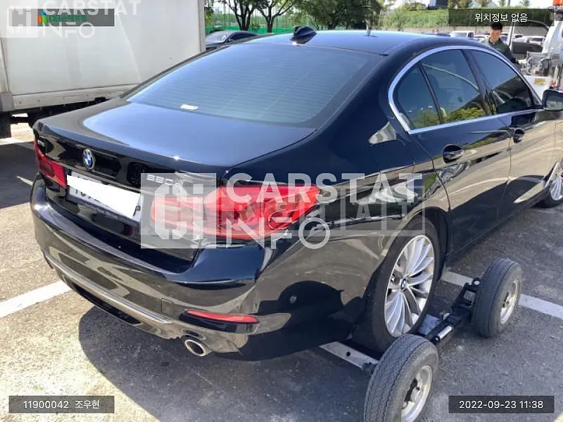 Photo 2 of 17: 2019 BMW 520DXDRIVE, VIN WBAJF5102KWW44742 — Korean insurance auction