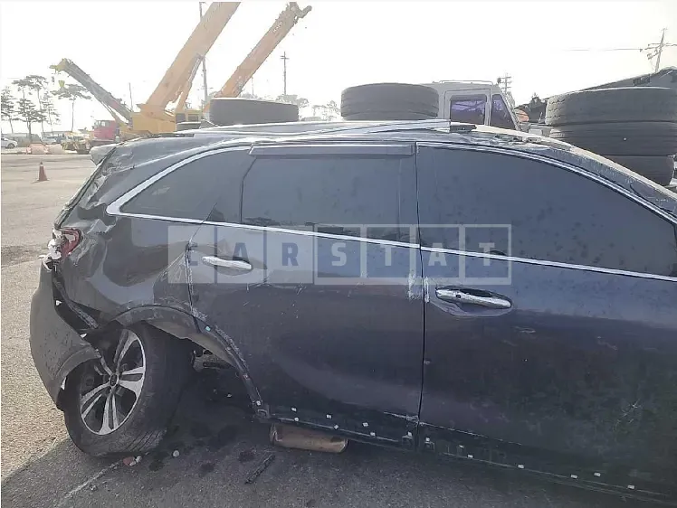 Photo 2 of 15: 2019 Kia Sorento, VIN KNAPS811DKA488917 — Korean insurance auction
