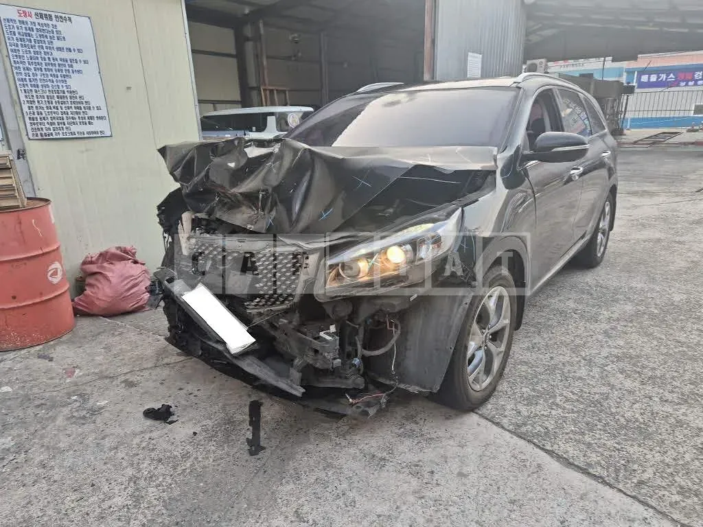 Photo 2 of 24: 2016 Kia Sorento, VIN KNAPH81BDGA253924 — Korean insurance auction