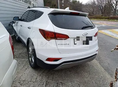 Photo 1 of 9: 2016 Hyundai Santa Fe DM 2.0, VIN KMHSW81UBGU684005 — Korean insurance auction
