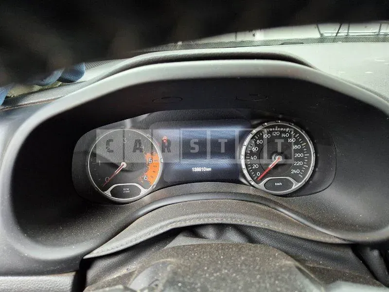 Photo 2 of 10: 2016 Jeep Zip Renegade — Korean insurance auction