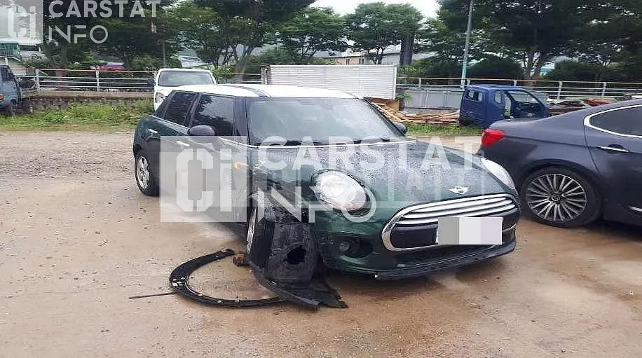 Photo 2 of 13: 2014 MINI Cooper Five-Door — Korean insurance auction