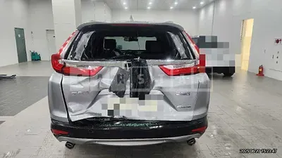 Photo 1 of 13: 2017 Honda CR-V 4WD — Korean insurance auction