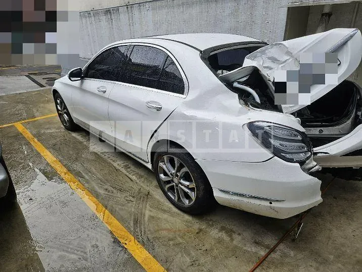 Photo 2 of 9: 2015 Mercedes-Benz C200, VIN WDDWF4CB1FF090008 — Korean insurance auction