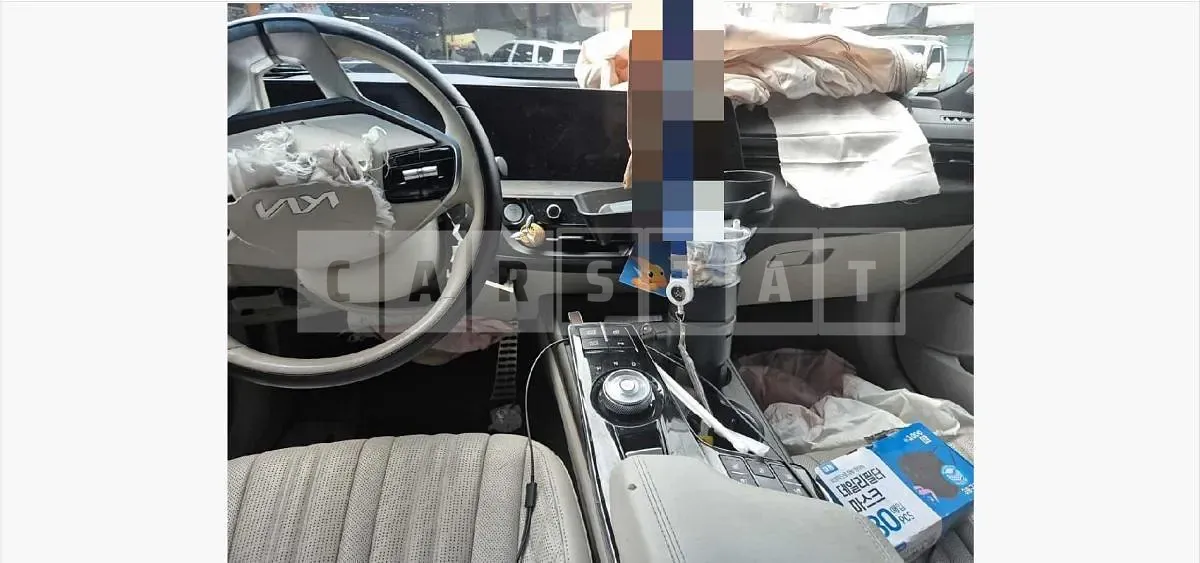 Photo 2 of 30: 2023 Kia K8 Hybrid — Korean insurance auction