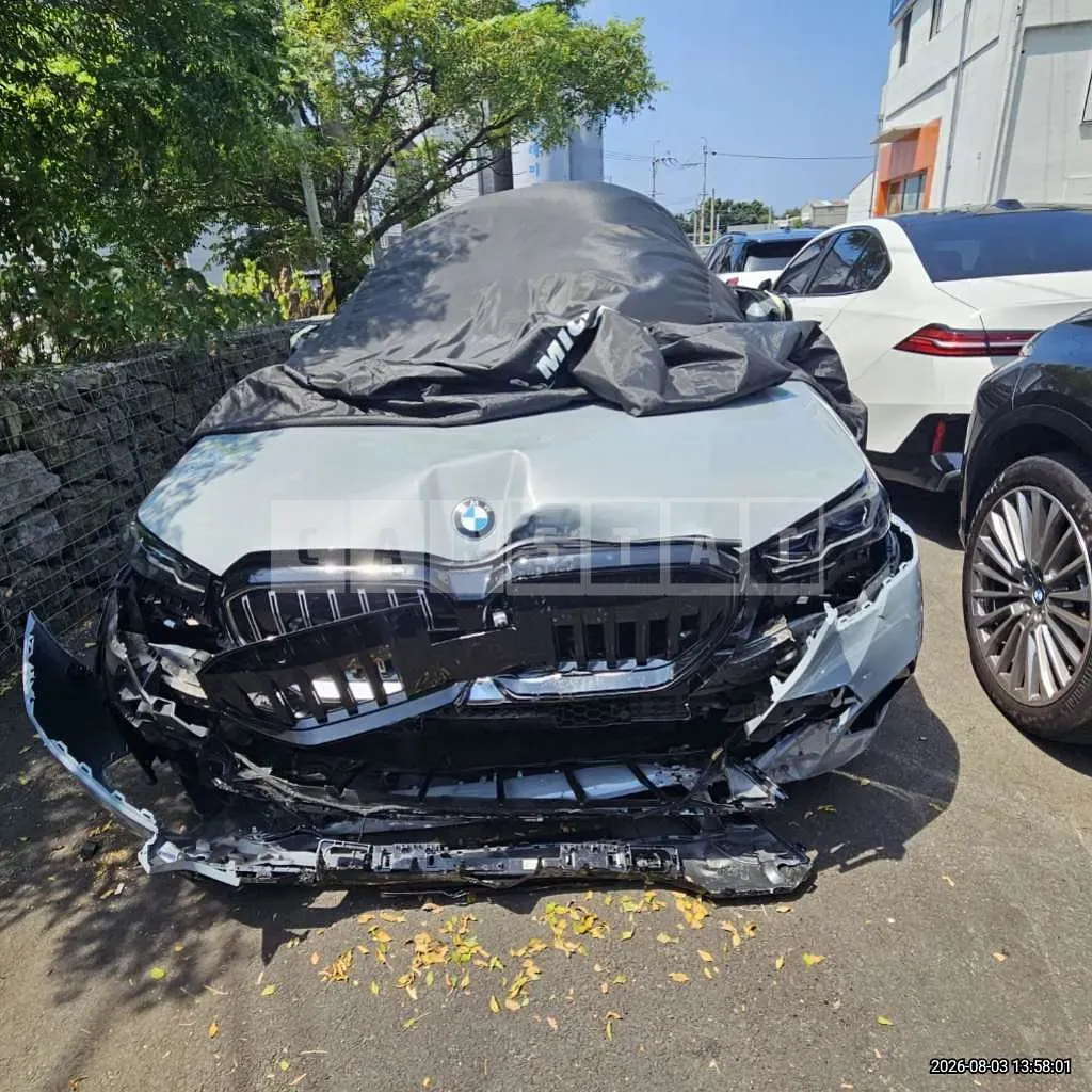 Photo 2 of 6: 2026 BMW 530i xDrive — Korean insurance auction