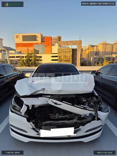 Photo 1 of 33: 2015 Hyundai Genesis, VIN KMHGL41DDFU074999 — Korean insurance auction
