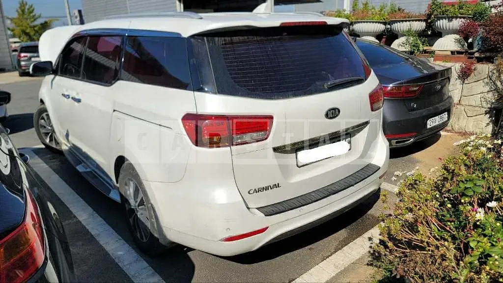 Photo 2 of 13: 2015 Kia Carnival, VIN KNHMF37ABFS003400 — Korean insurance auction