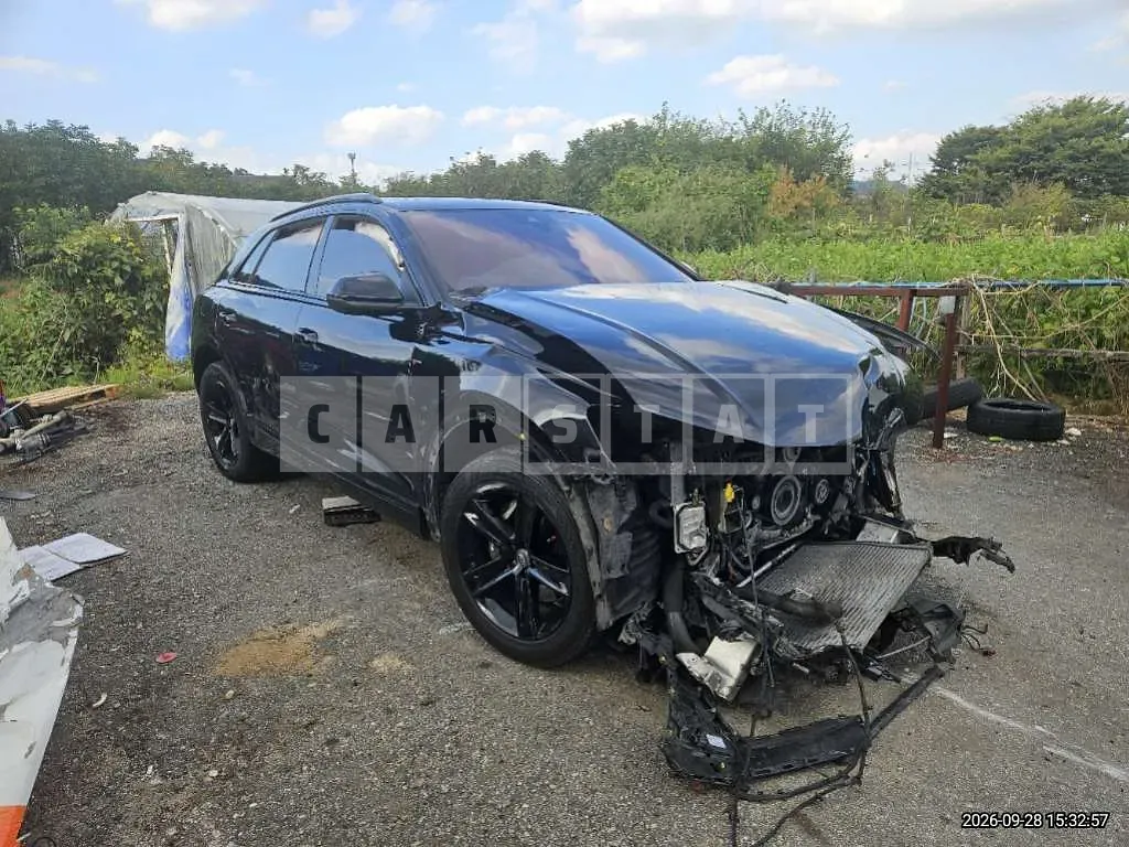 Photo 2 of 10: 2020 Audi Q8 45 TDI quattro — Korean insurance auction