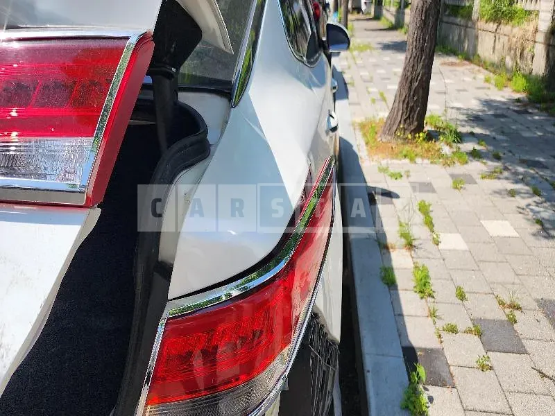 Photo 2 of 31: 2016 Kia K5 — Korean insurance auction