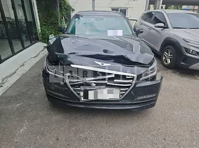 Photo 1 of 11: 2015 Genesis Dh 3.3 — Korean insurance auction