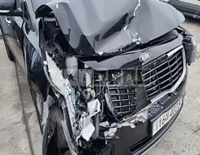 Photo 1 of 15: 2020 Kia Carnival, VIN KNAMB81ABLS649165 — Korean insurance auction