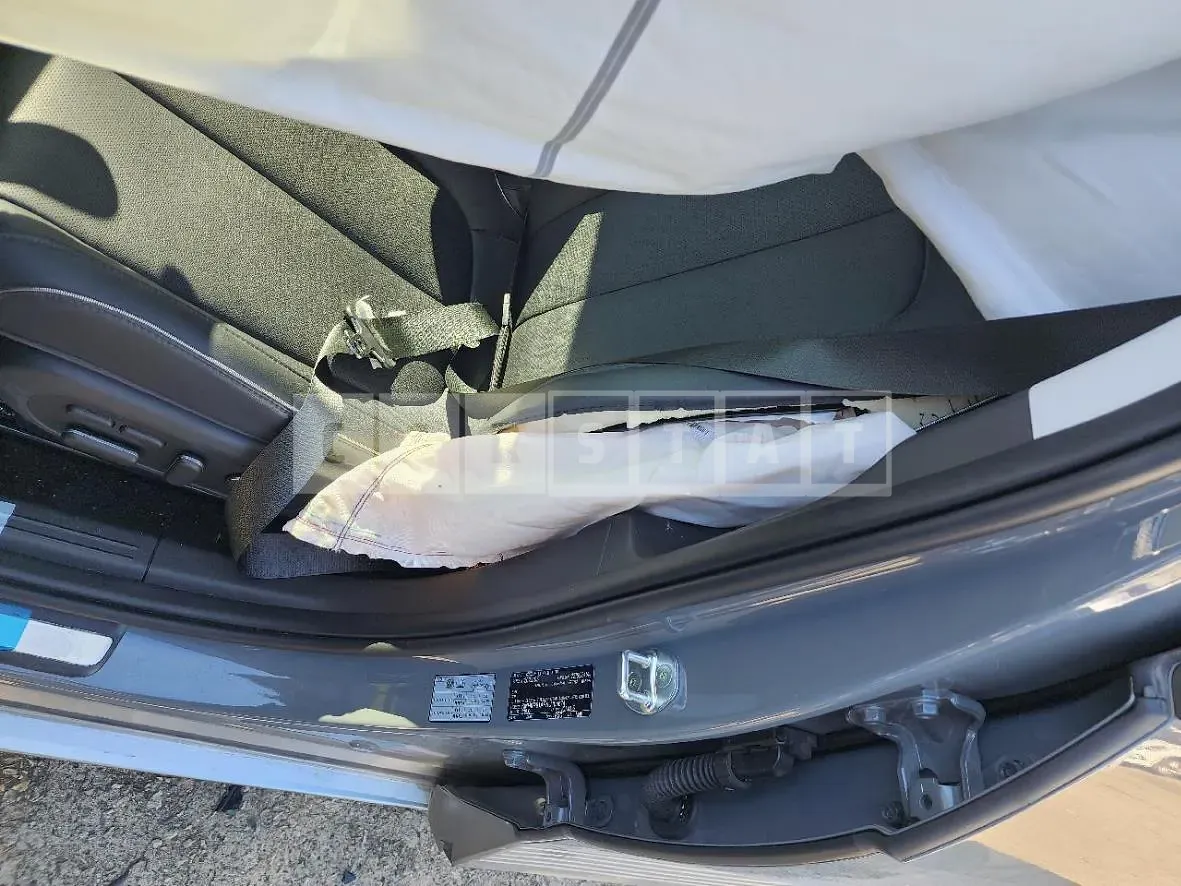 Photo 2 of 17: 2022 Hyundai IONIQ 5, VIN KMHKR81AFNU105674 — Korean insurance auction