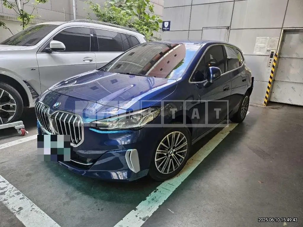 Photo 2 of 6: 2025 BMW 220i Active Tourer — Korean insurance auction
