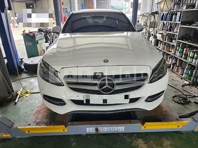 Photo 1 of 15: 2014 Mercedes-Benz C220 BlueTec, VIN WDDWF0EB5FF058555 — Korean insurance auction
