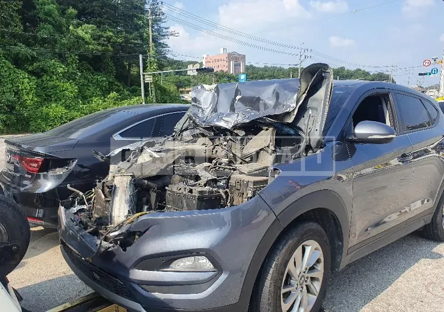 Photo 2 of 11: 2016 Hyundai Tucson, VIN KMHJ281ABGU007236 — Korean insurance auction