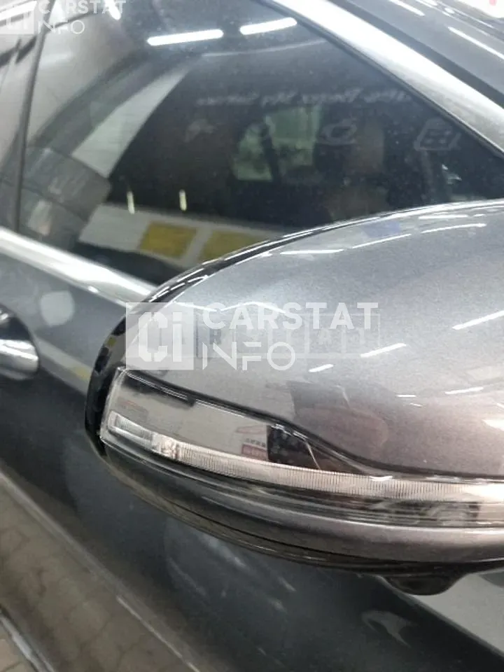 Photo 2 of 20: 2018 Mercedes-Benz E300, VIN WDDZF4JB3JA412282 — Korean insurance auction