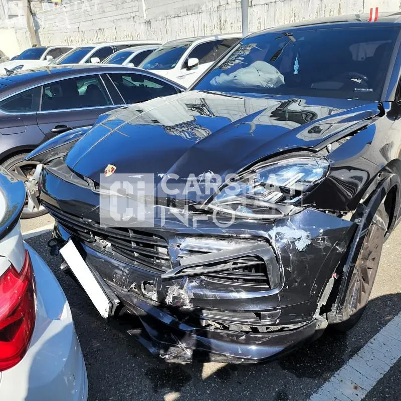 Photo 2 of 13: 2019 Porsche Cayenne, VIN WP1AA29Y5KDA37643 — Korean insurance auction